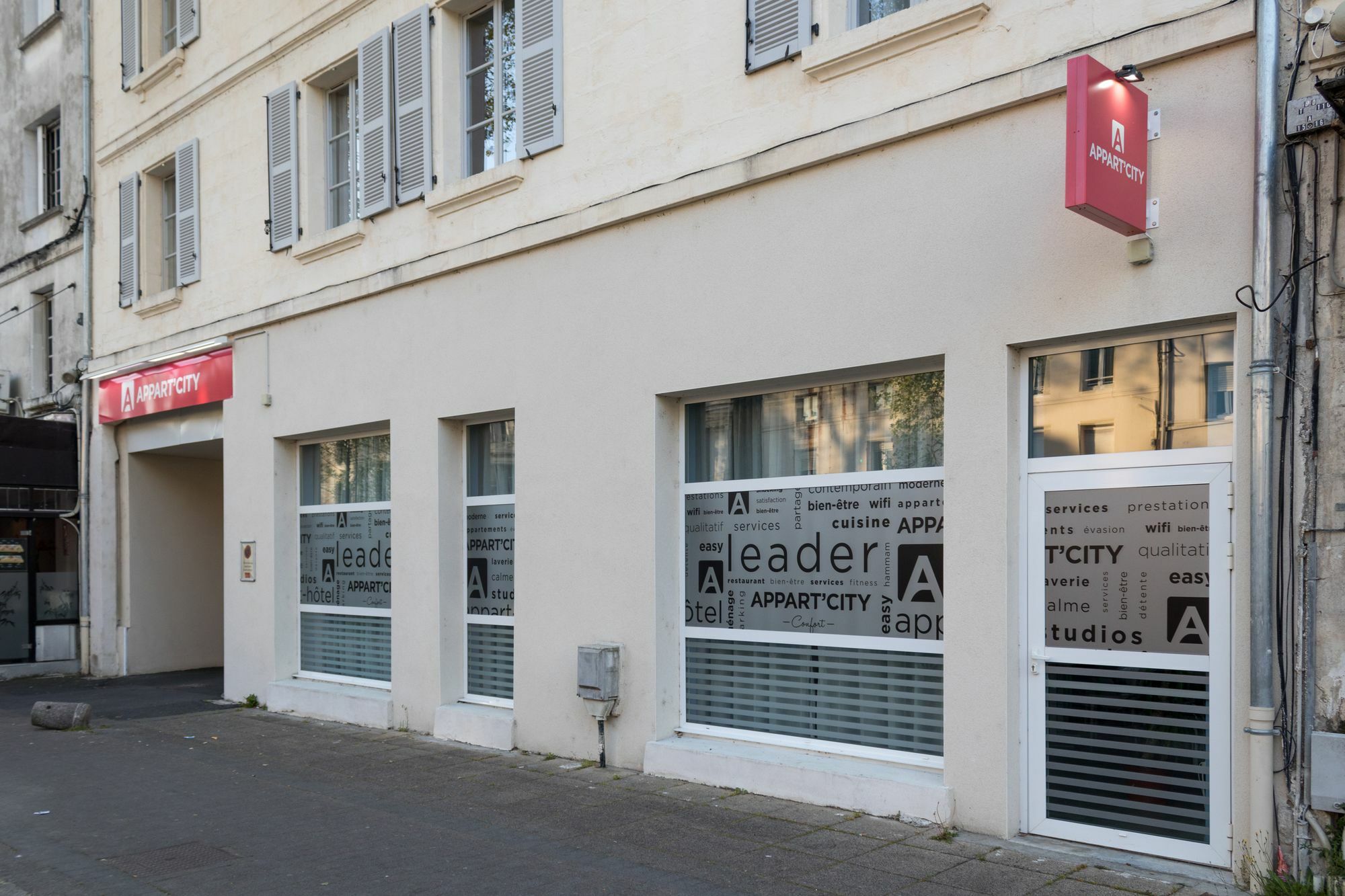 Appart'City Confort Niort Centre Aparthotel Exterior photo